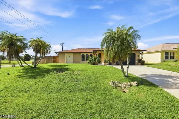 22 SW 13th TER, Cape Coral, FL 33991