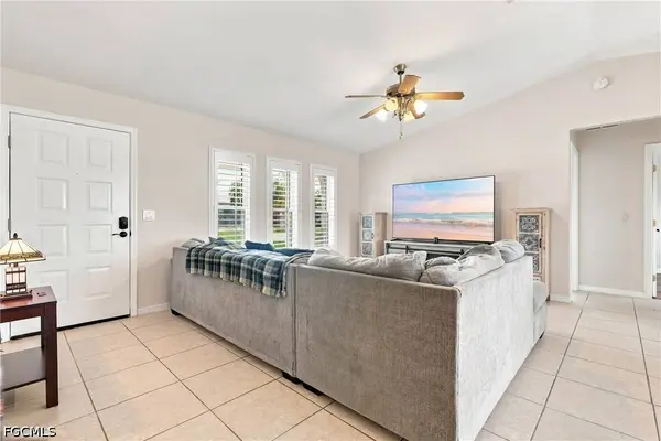 22 SW 13th TER, Cape Coral, FL 33991