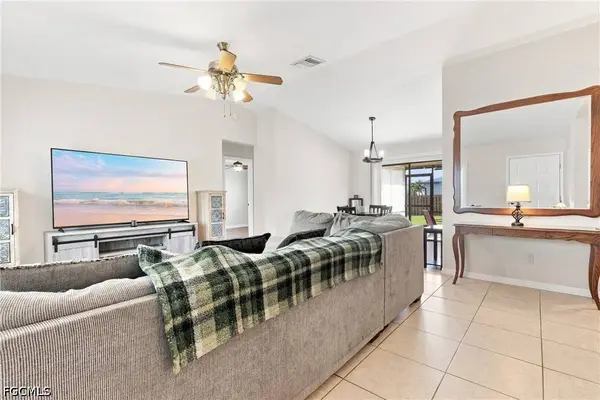 22 SW 13th TER, Cape Coral, FL 33991