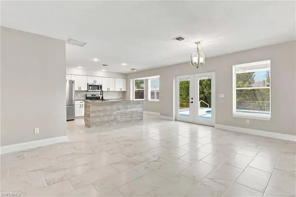 1014 SW 15th AVE, Cape Coral, FL 33991
