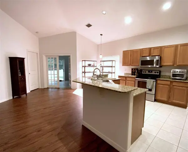 4041 LANGDRUM DR, Wesley Chapel, FL 33543