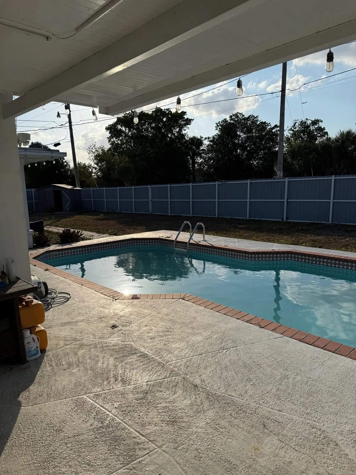129 E Lake Dr, Lehigh Acres, FL 33936-6907