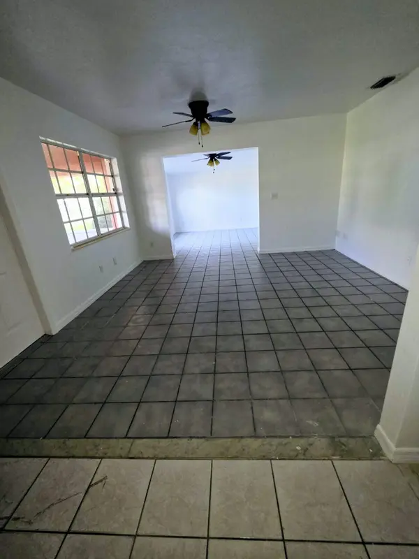 125 Apache St, Lehigh Acres, FL 33936-7113