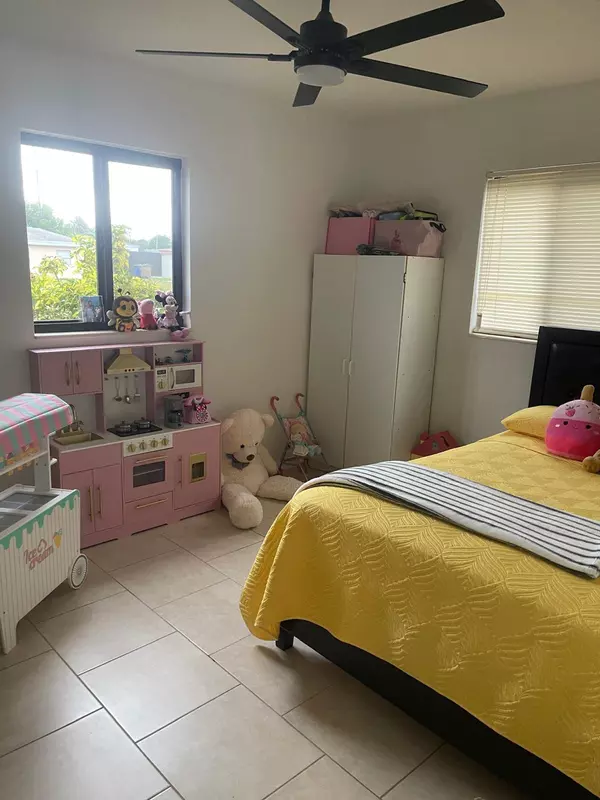 Lehigh Acres, FL 33936-7113,119 Apache St