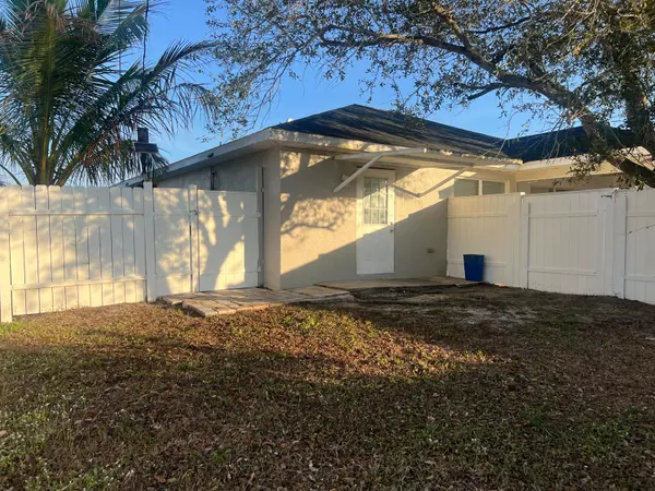 1816 NE 7th Pl, Cape Coral, FL 33909