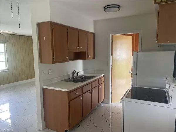 121 Andros ST, Lehigh Acres, FL 33936