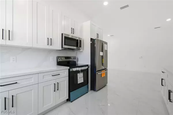 325 Lloyd AVE S, Lehigh Acres, FL 33974