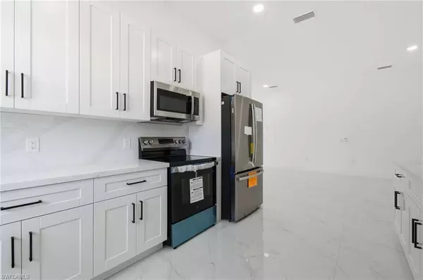 325 Lloyd AVE S, Lehigh Acres, FL 33974