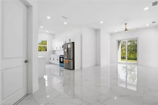 325 Lloyd AVE S, Lehigh Acres, FL 33974