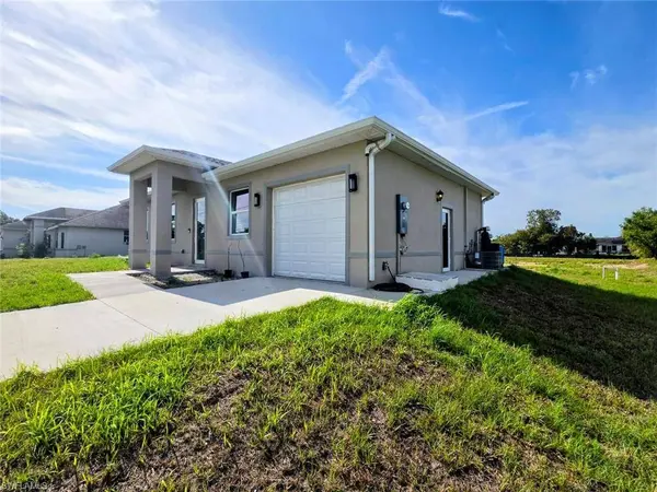 402 Harrison DR, Lehigh Acres, FL 33936