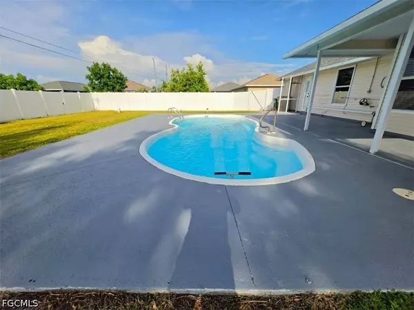 626 SW 25th TER, Cape Coral, FL 33914