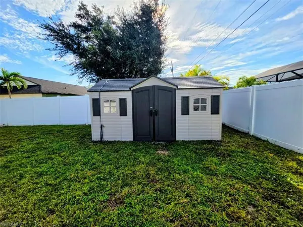 626 SW 25th TER, Cape Coral, FL 33914