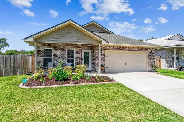 75 4th St, Shalimar, FL 32579