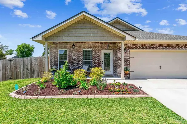 75 4th St, Shalimar, FL 32579