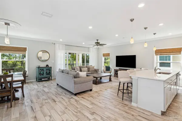 6613 Carlinga Dr, Pensacola, FL 32507