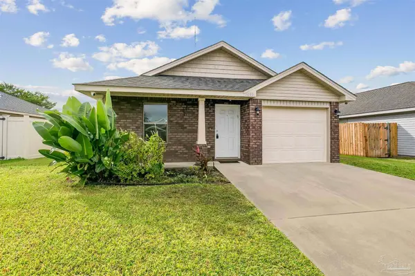 1893 Crosscreek Cir, Gulf Breeze, FL 32563