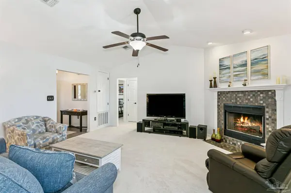 1975 Melissa Oaks Dr, Gulf Breeze, FL 32563
