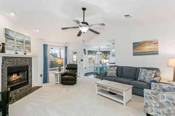 1975 Melissa Oaks Dr, Gulf Breeze, FL 32563