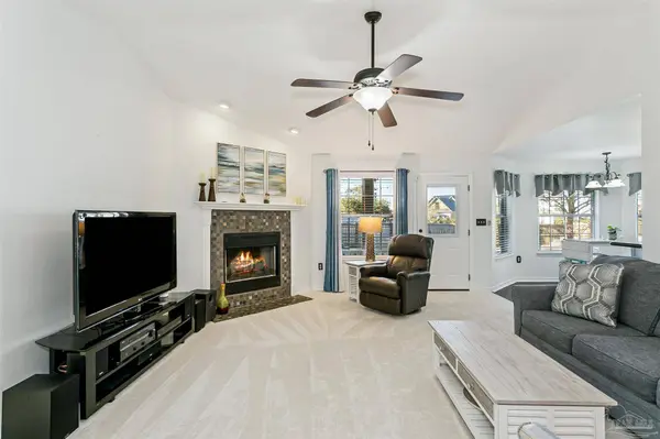 1975 Melissa Oaks Dr, Gulf Breeze, FL 32563