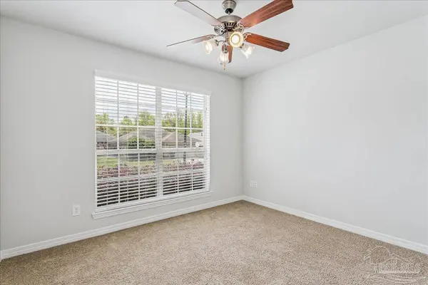 800 Bunting Ct, Cantonment, FL 32533
