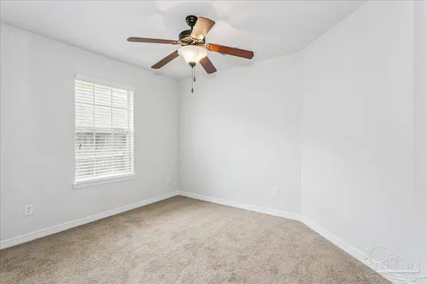 800 Bunting Ct, Cantonment, FL 32533