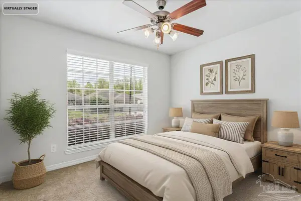 800 Bunting Ct, Cantonment, FL 32533