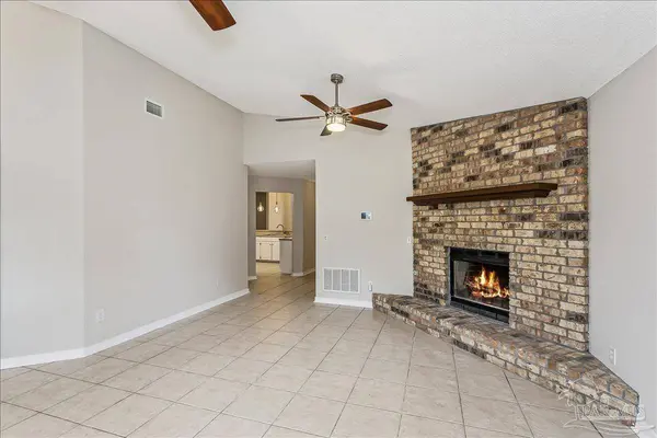 5966 Herlong Dr, Milton, FL 32570