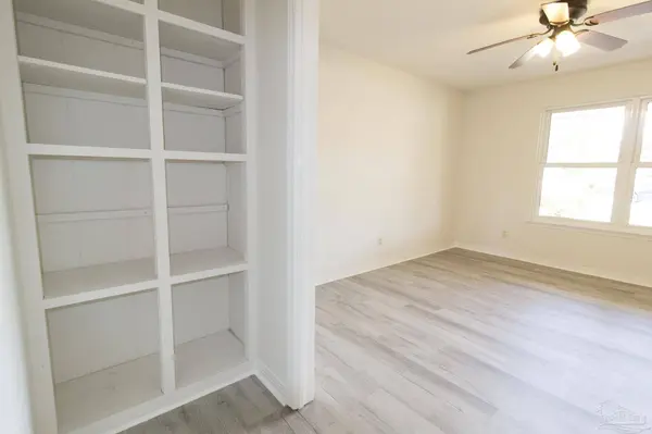6945 Falcon Dr, Pensacola, FL 32526