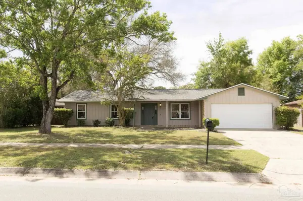 6945 Falcon Dr, Pensacola, FL 32526