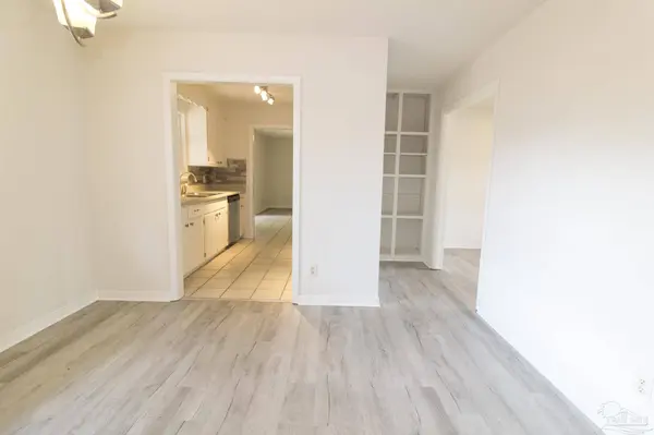 6945 Falcon Dr, Pensacola, FL 32526