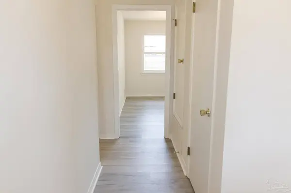 6945 Falcon Dr, Pensacola, FL 32526