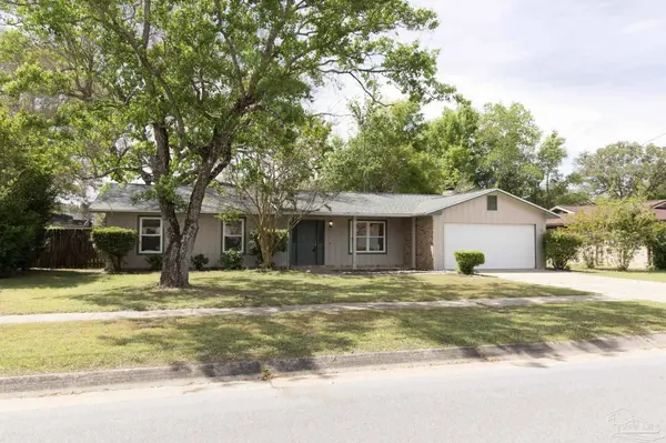 6945 Falcon Dr, Pensacola, FL 32526