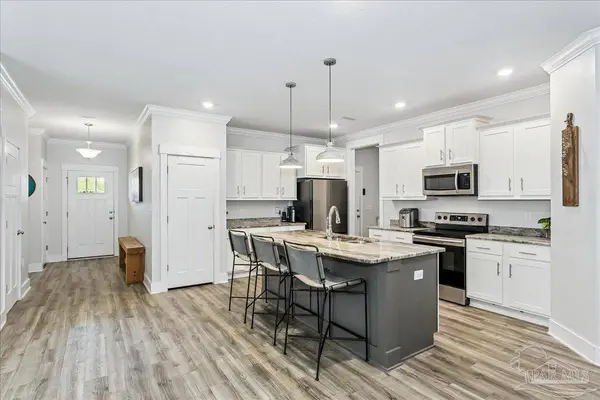 2006 Cambridge Park Dr, Gulf Breeze, FL 32563