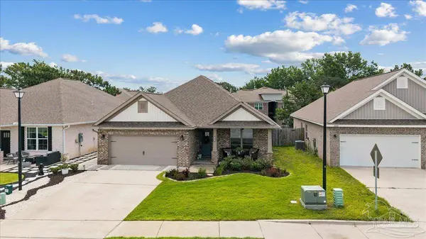 2006 Cambridge Park Dr, Gulf Breeze, FL 32563