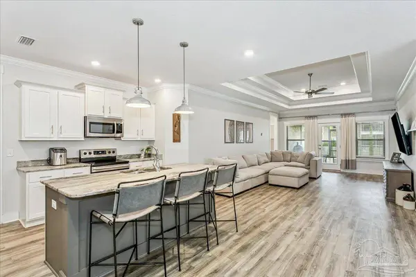 2006 Cambridge Park Dr, Gulf Breeze, FL 32563