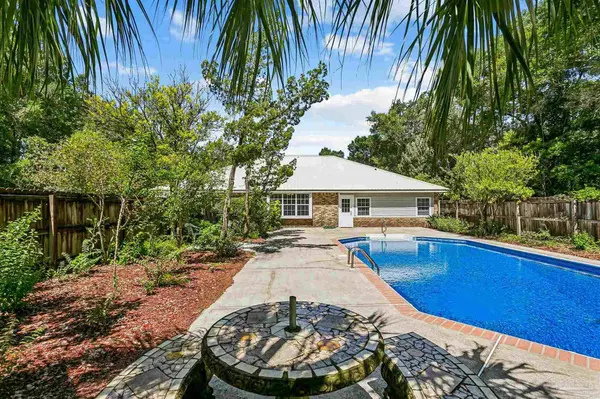 4166 Ermine Ln, Milton, FL 32583