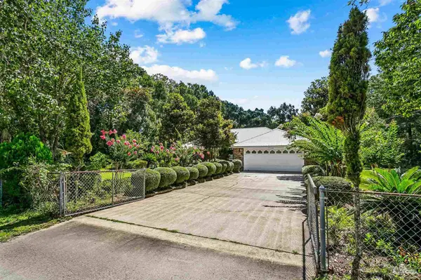 4166 Ermine Ln, Milton, FL 32583