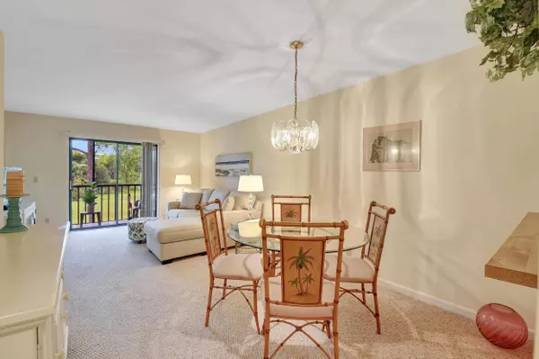 7269 Golf Colony CT 205, Lake Worth, FL 33467