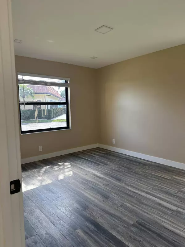 7233 E Golf Colony CT 102, Lake Worth, FL 33467