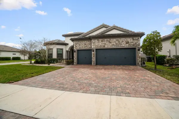 8324 PEDIGREE CIR, Lake Worth, FL 33467