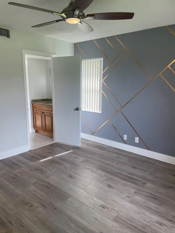 7101 GOLF COLONY CT #201, Lake Worth, FL 33467