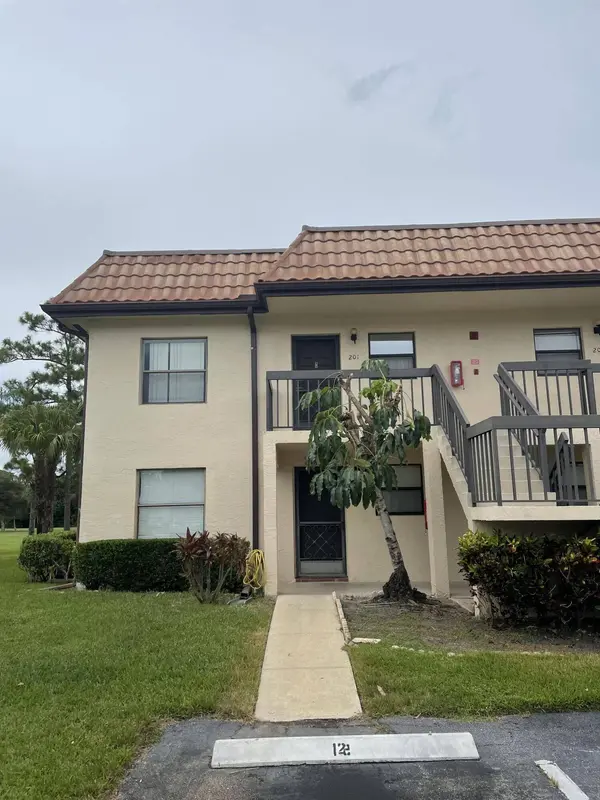 7101 GOLF COLONY CT #201