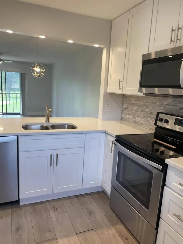 7101 GOLF COLONY CT #201, Lake Worth, FL 33467