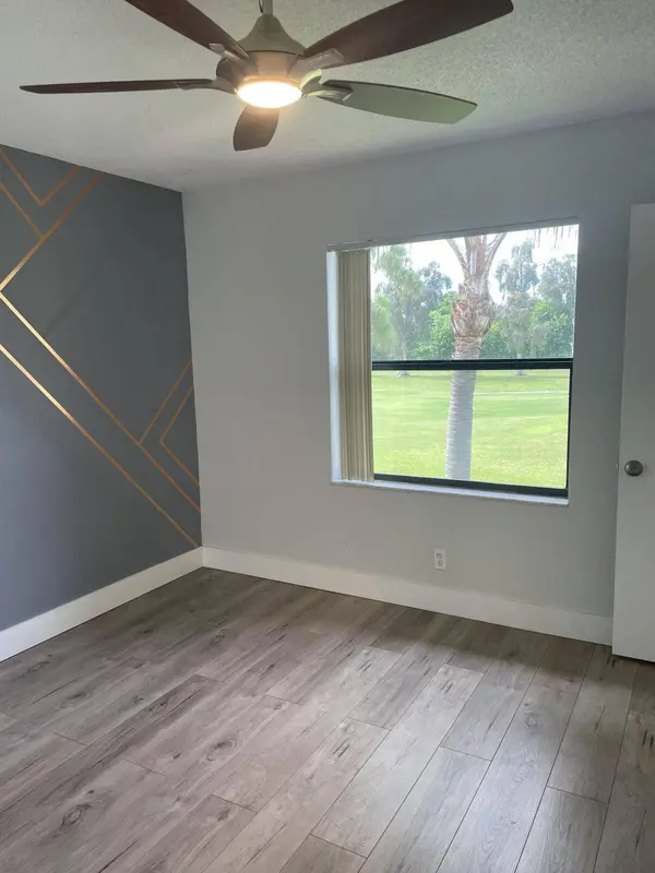 7101 GOLF COLONY CT #201, Lake Worth, FL 33467