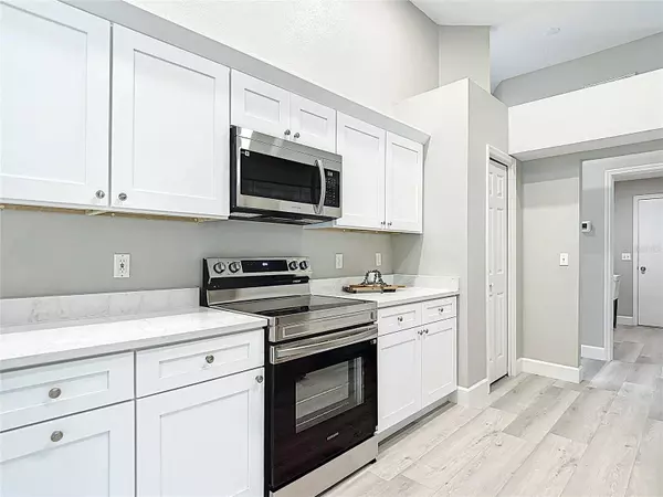 5809 SILAS CREEK LN, Wesley Chapel, FL 33545