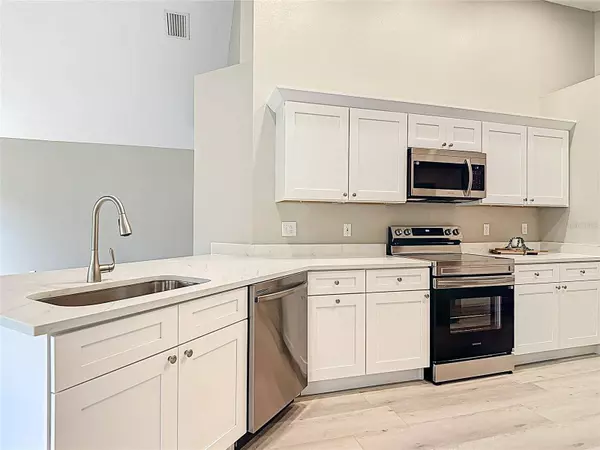 5809 SILAS CREEK LN, Wesley Chapel, FL 33545