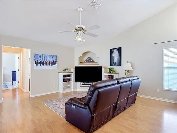 28726 CREEKWOOD DR, Wesley Chapel, FL 33545