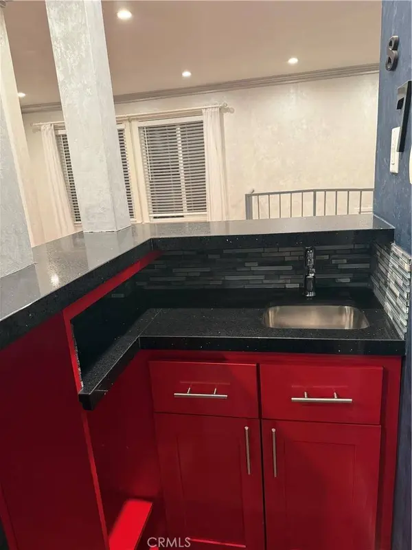 6912 Remmet AVE #5, Canoga Park, CA 91303