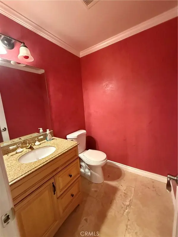 6912 Remmet AVE #5, Canoga Park, CA 91303