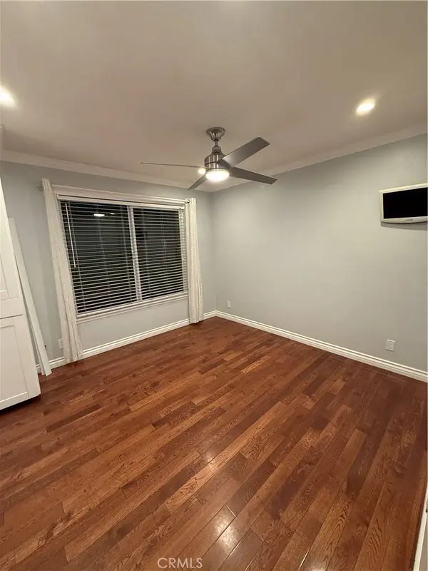 6912 Remmet AVE #5, Canoga Park, CA 91303